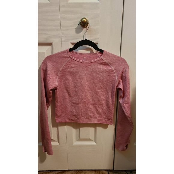 NWOT NVGTN Pink Seamless Long-Sleeve Crop Top - Picture 2 of 4